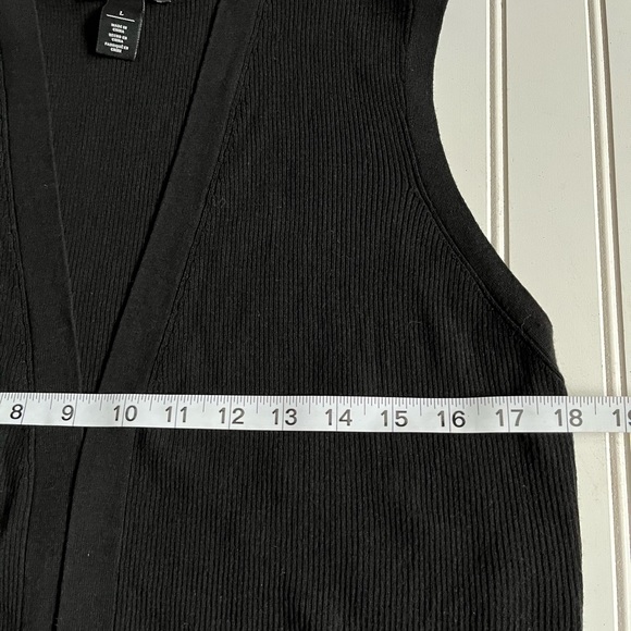 White House Black Market Woman’s Cardigan, Sleeveless, open front Sz L - Picture 7 of 8